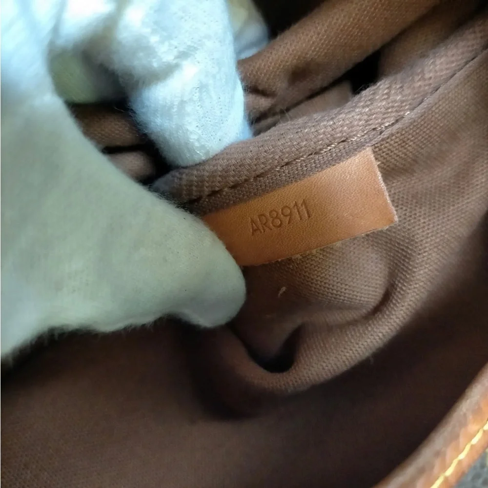 Louis Vuitton Monogram Brown & Tan Shoulder Bag - Picture 16 of 16